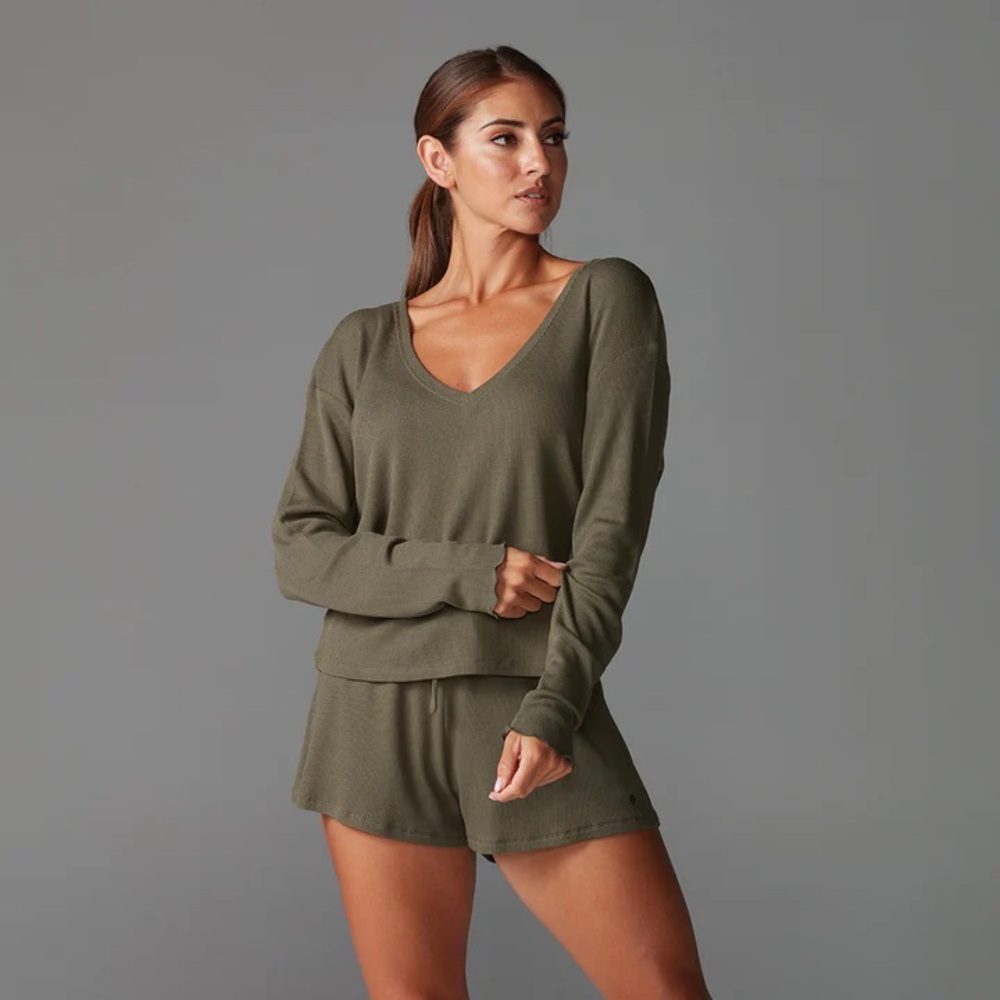 TAVI NOIR LOUNGE WAFFLE LONG SLEEVE TOP, green. NWOT. Size L.
